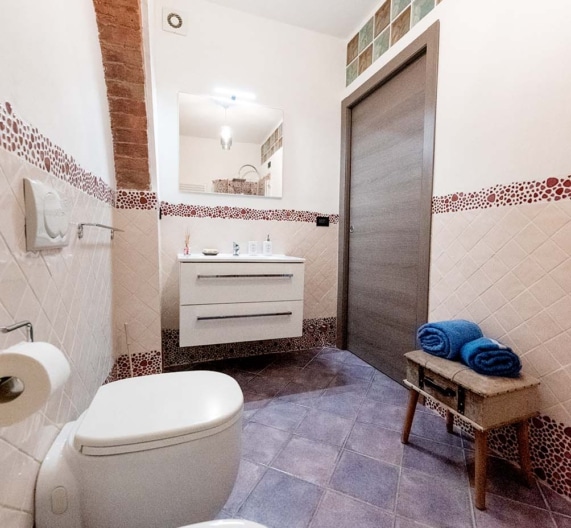 bathroom-holiday-house-toscana (2)