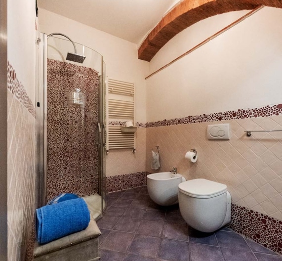 bathroom-holiday-house-tuscany (2)