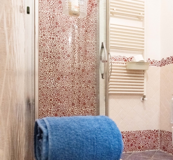 bathroom-holiday-house-tuscany