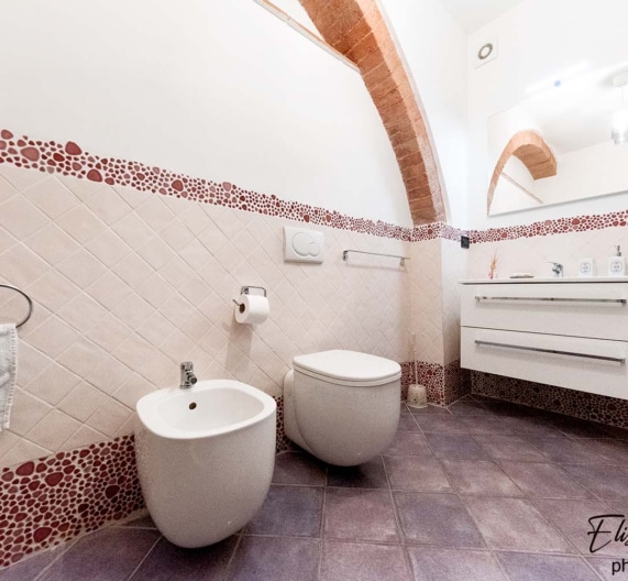 bathroom-holidays-tuscany