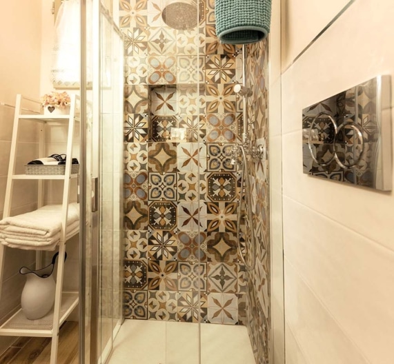 bathroom-shower-holiday-house-palaia-tuscany