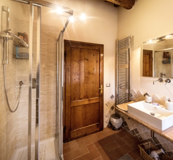 bathroom-shower-second-floor-terricciola-tuscany