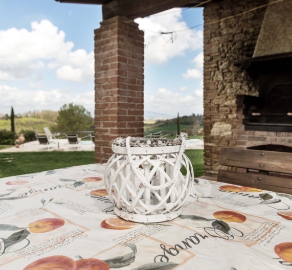 bbq-area-wood-oven-holiday-house-terricciola-tuscany