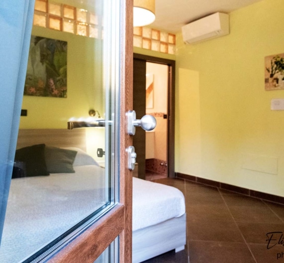 bedroom-entrance-holiday-house-toscana (2)