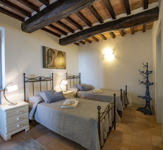 bedroom1-groundfloor-holidays-house-castelfalfi-toscana