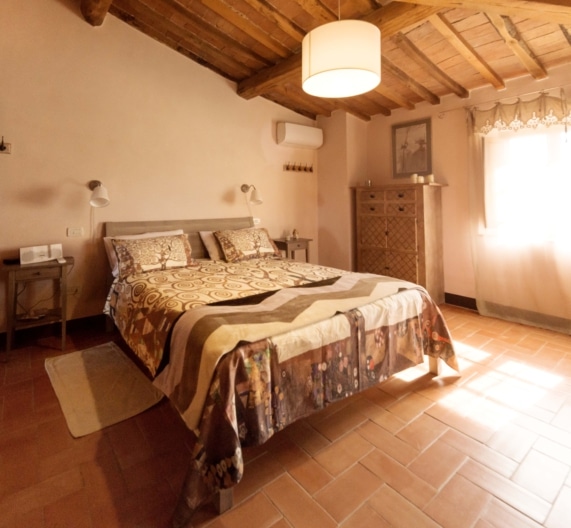 bedroom1-second-floor-holiday-house-terricciola-tuscany