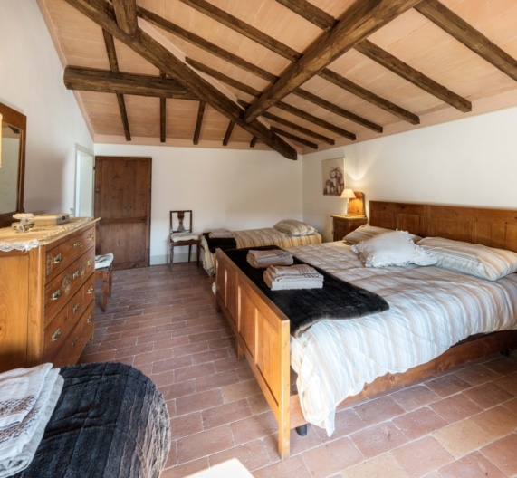 bedroom2-second-floor-holiday-house-usigliano-lari-tuscany