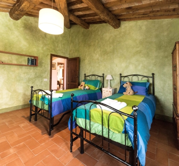 bedroom4-green-room-holiday-house-terricciola-tuscany