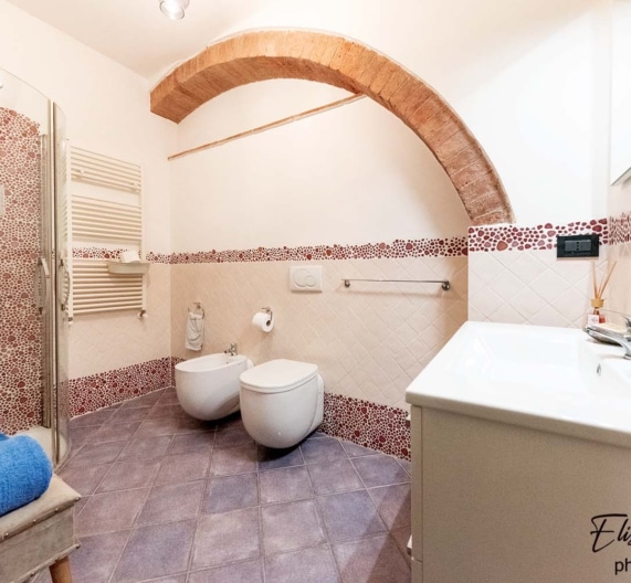 big-bathroom-holiday-house-toscana
