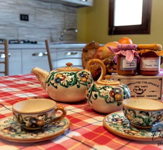 breakfast-table-kitchen-holiday-house-palaia-tuscany