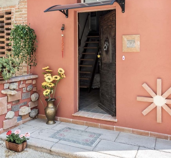 door-entrance-holiday-house-terricciola-tuscany