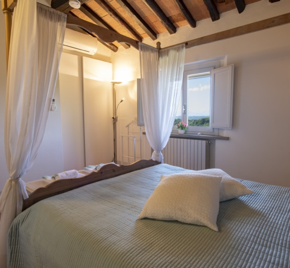 doublebed-room3-holidays-house-castelfalfi-toscana