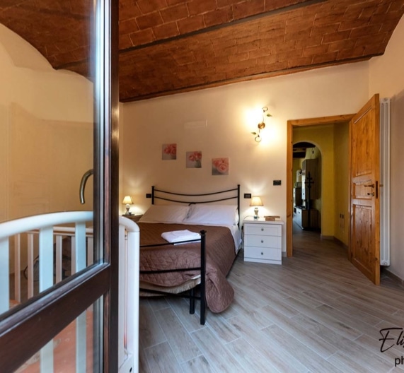 entrance-bedroom-holiday-house-palaia-tuscany