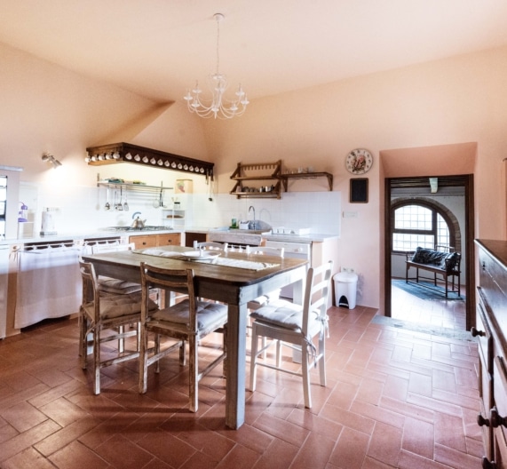 equipped-kitchen2-holiday-house-terricciola-tuscany