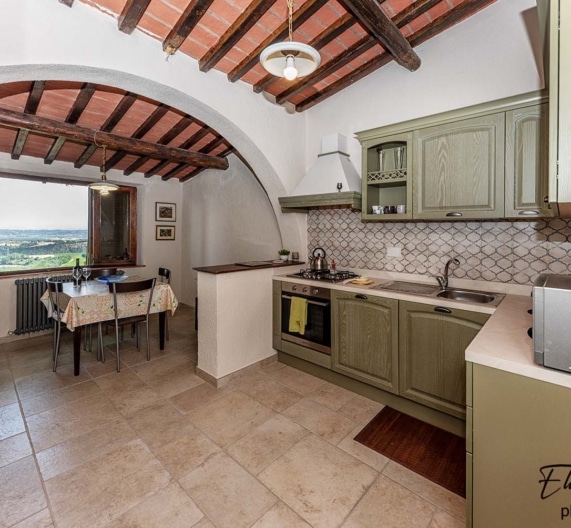 kitchen-big-window-holiday-house-morrona-terricciola-tuscany