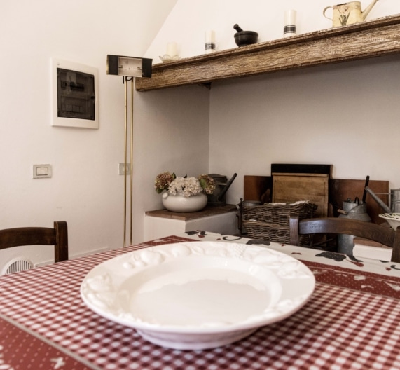 kitchen-chimney-holiday-house-usigliano-lari-toscana