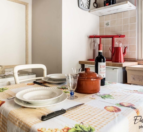 kitchen-details-holiday-house-terricciola-tuscany