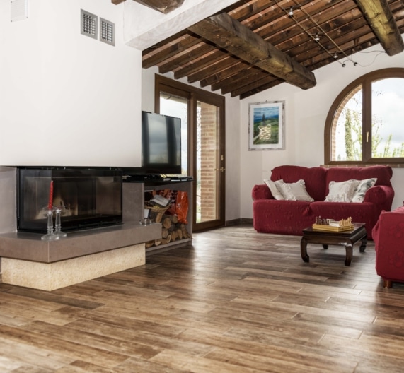 living-room-chimney-holiday-house-terricciola-tuscany