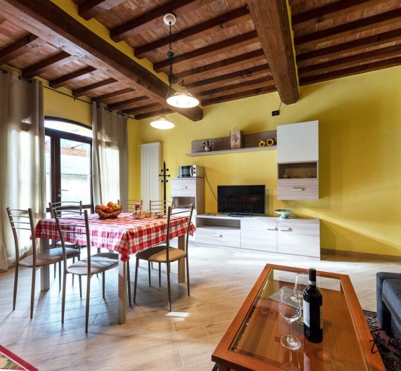 livingroom-sofa-holiday-house-palaia-tuscany