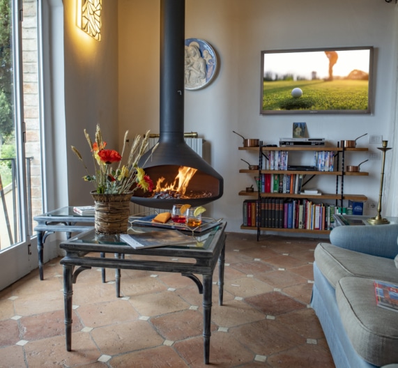 livingroom-view-landscape-holidays-house-castelfalfi-toscana