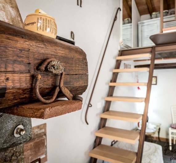 loft-details-chimney-holiday-house-terricciola-tuscany