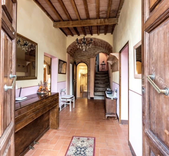 main-door-entrance-holiday-house-terricciola-tuscany