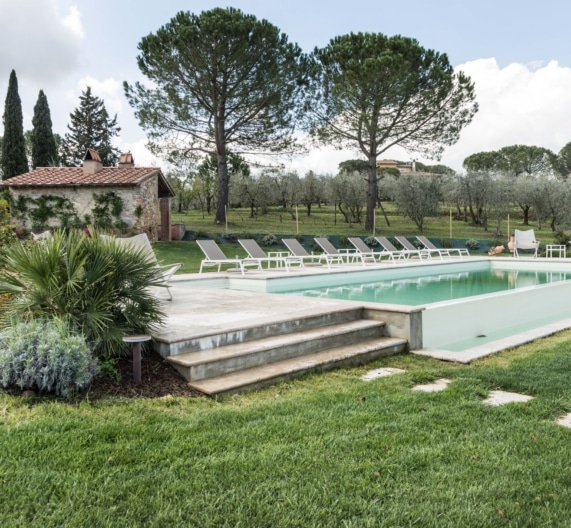 private-pool-garden-enjoy-holiday-house-terricciola-tuscany