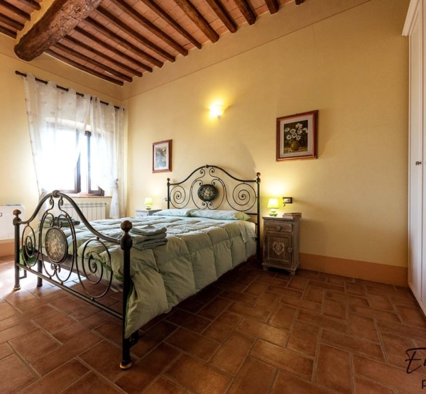 double-bedroom-holiday-house-peccioli-tuscany