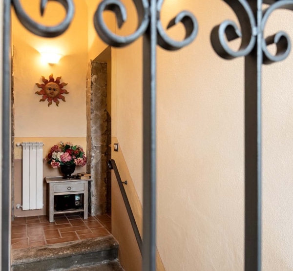 entrance-stairs-holiday-house-peccioli-tuscany