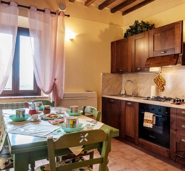 kitchen-holiday-house-peccioli-tuscany