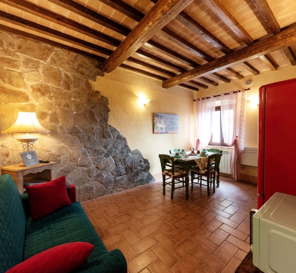 kitchen-livingroom-holiday-house-peccioli-tuscany