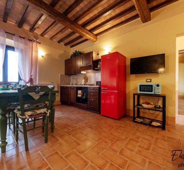 kitchen-sofa-holiday-house-peccioli-tuscany